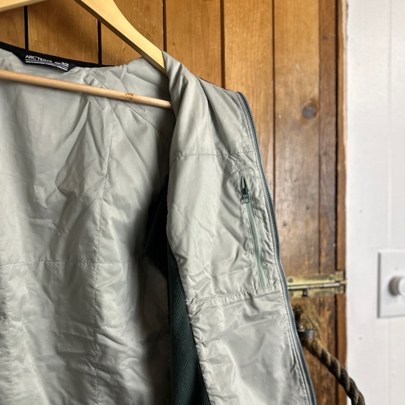 Arc'teryx Atom Jacket in “Muse” Green/Blue/Teal Women’s Size Medium - Picture 11 of 13